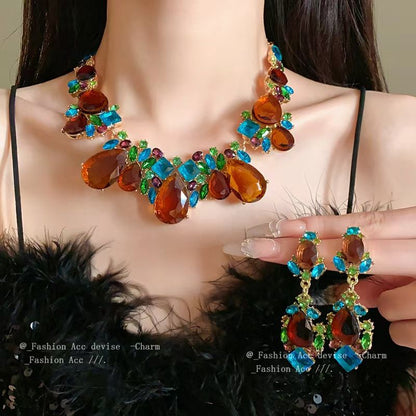 Diamond studded water droplet necklace earring set pendant, luxurious and high-end collarbone chain accessory