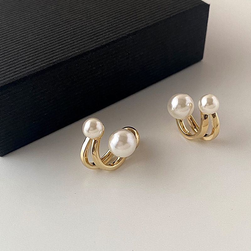 Pearl earrings, women's French high-end temperament, earrings, niche design, retro light luxury earrings