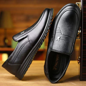 ASSKLO New Men's Leather Shoes PU Leather Thick Fashion Soft Soled Formal Leather Breathable Loafers Slip on Black Driving Male Shoes Men's Loafers men Casual shoes black