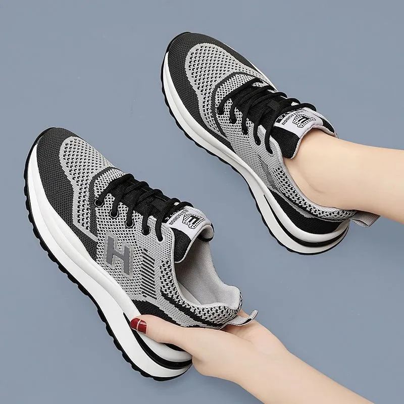 Ladies' sneakers lightweight comfortable fashionable shoes