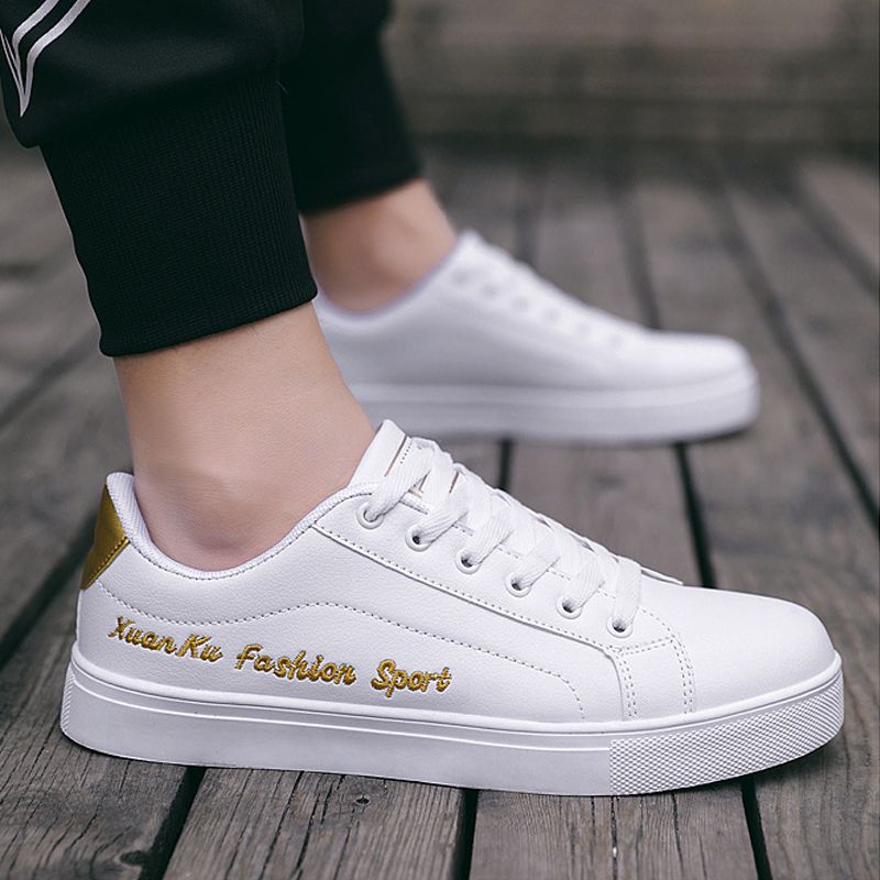 Men's casual PU artificial leather shoes Boys white sports shoes fashion running shoes driving shoes students single shoes athletic skateboarding shoes sneakers white + gold