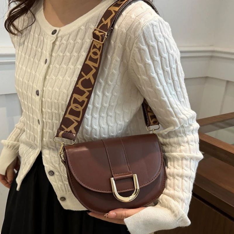 Mateamoda Elegant Saddle Crossbody Bag