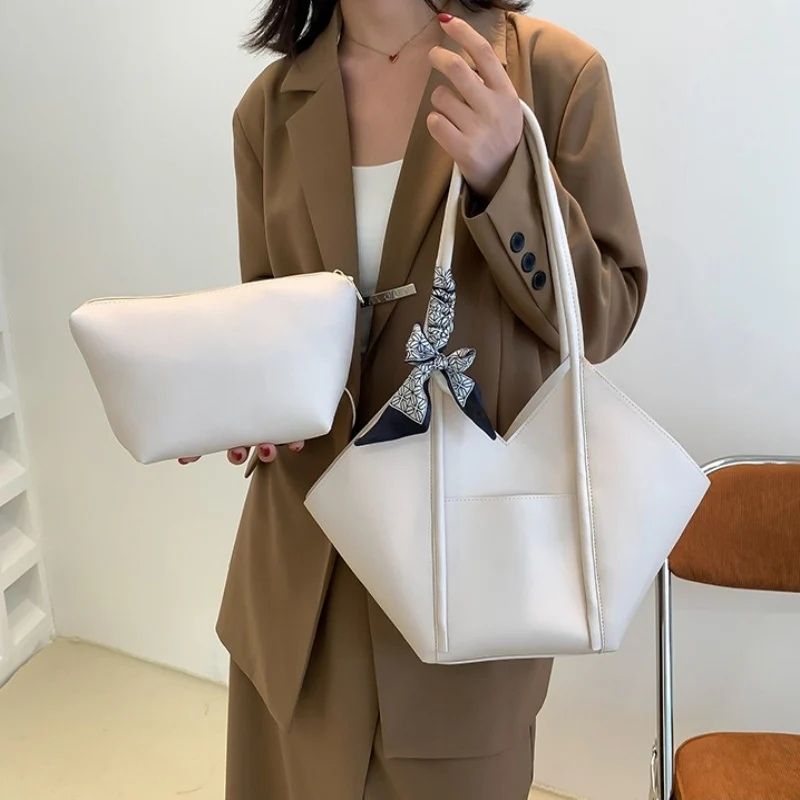 Mateamoda Artificial Leather Tote Bag