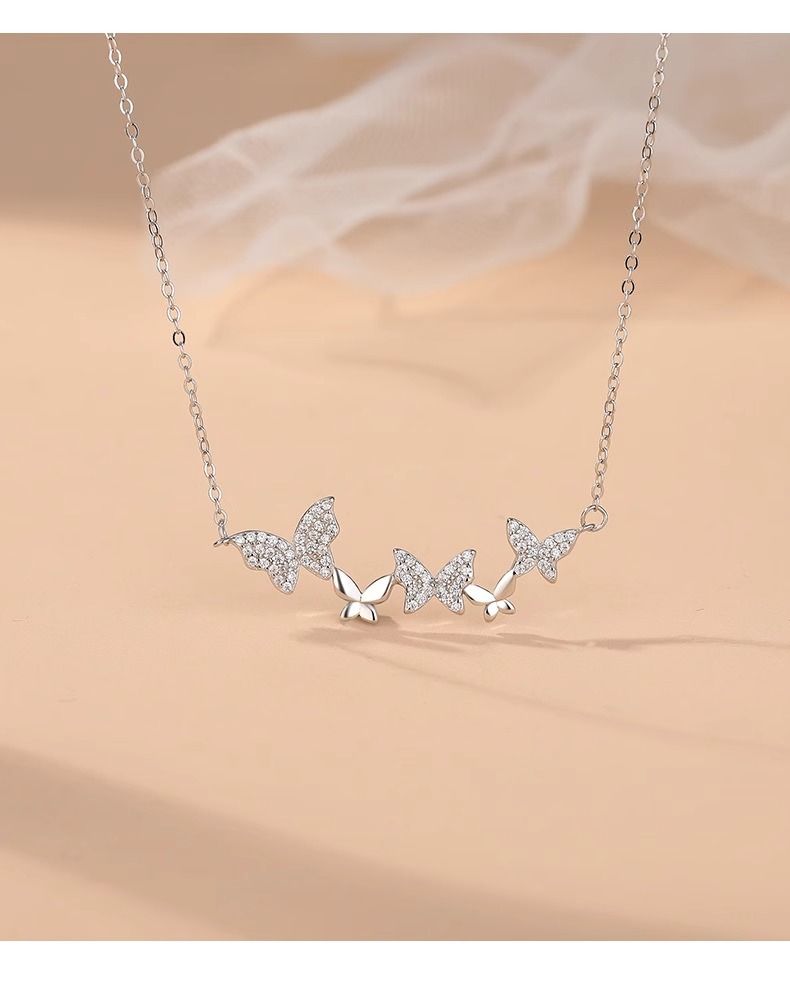 Butterfly Necklace Small fresh Five butterflies Temperament all-match Suitable for women