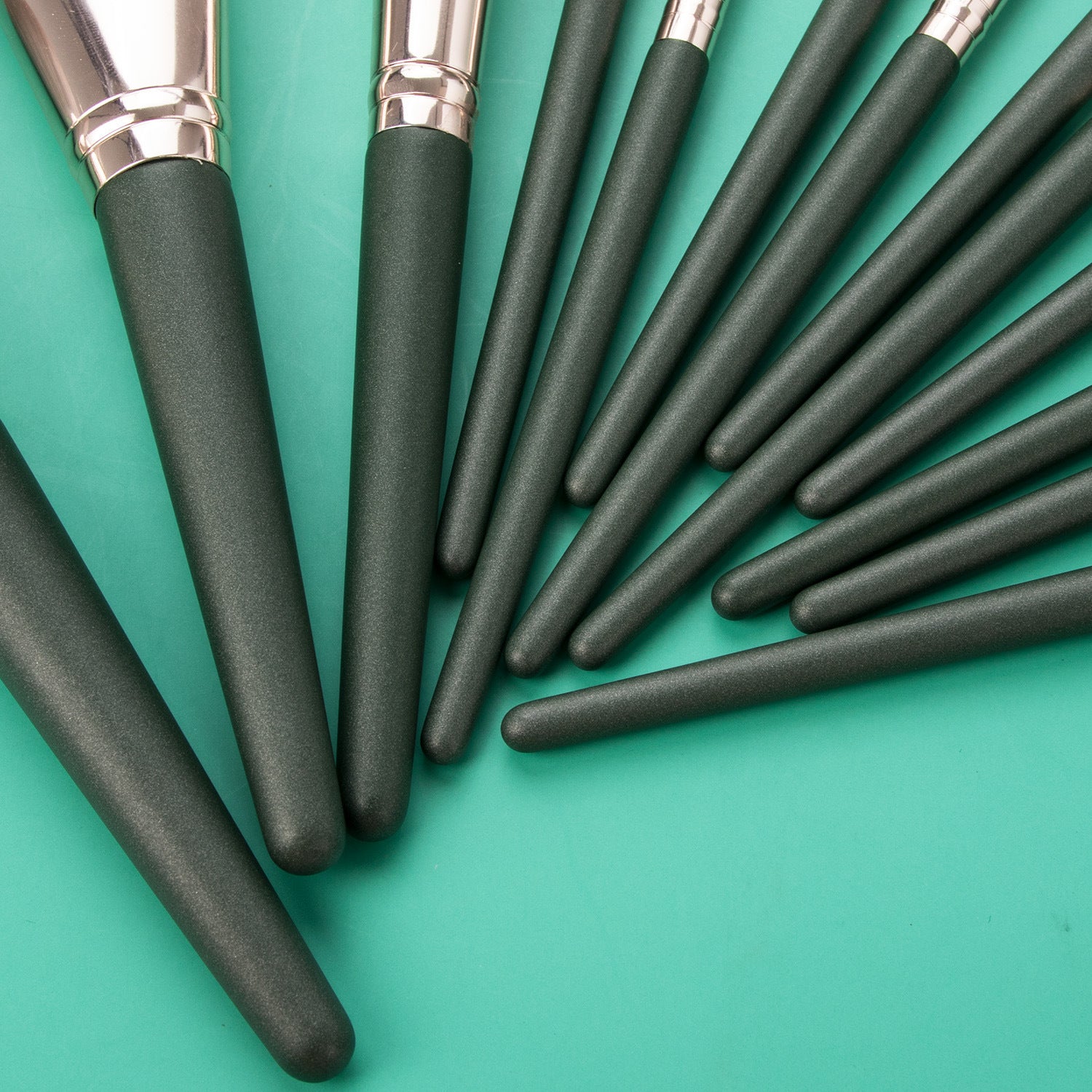 14pcs Set Upgrade Quality Makeup Brushes Foundation Eyeshadow Contours Kit Beauty Cosmetic Blush Full Make Up Brush Set