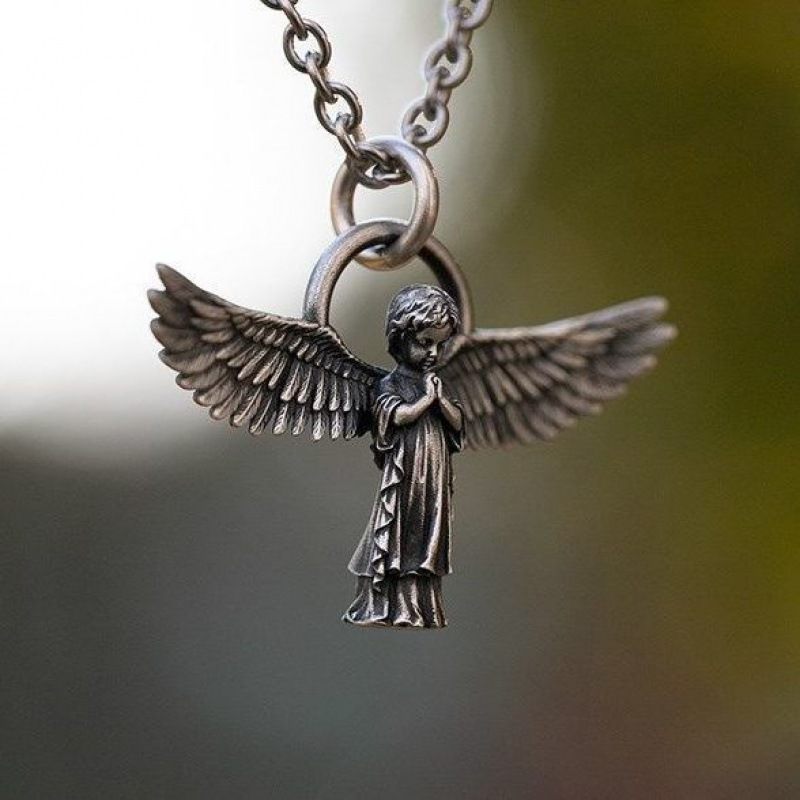 Personalized And Creative Angel Wings Couple Men And Women Niche Pendant Necklace Sweater Chain