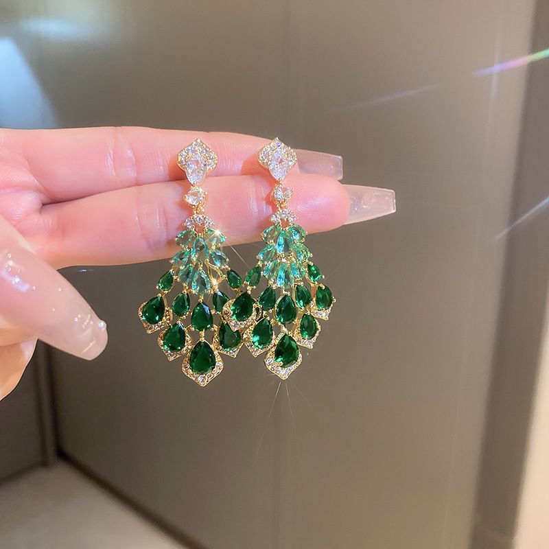 European and American fashion, high-end, light luxury feeling, silver needle inlaid with diamonds, water droplet earrings, exaggerated and atmospheric temperament, earrings pendant, earrings