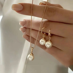 3-Piece Set of New Pendant Jewelry Necklace with Elegant Design Light Luxury Imitation Pearl Earrings Necklace Set