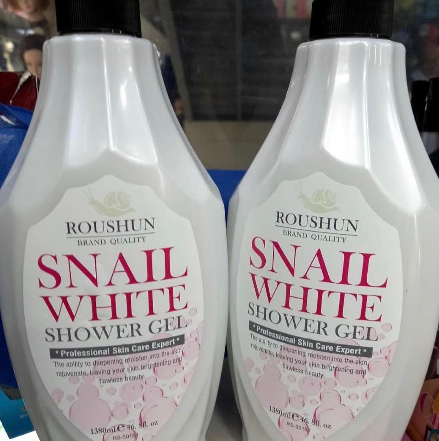 2 Packs Roushun Snail White Shower Gel -1380ml X 2 Body Fast Whitenng Shower Gel Deeply Cleanses Rich and Creamy blend Softer Skin After Wash Roushun Snail White Shower Gel 1380ml X 2