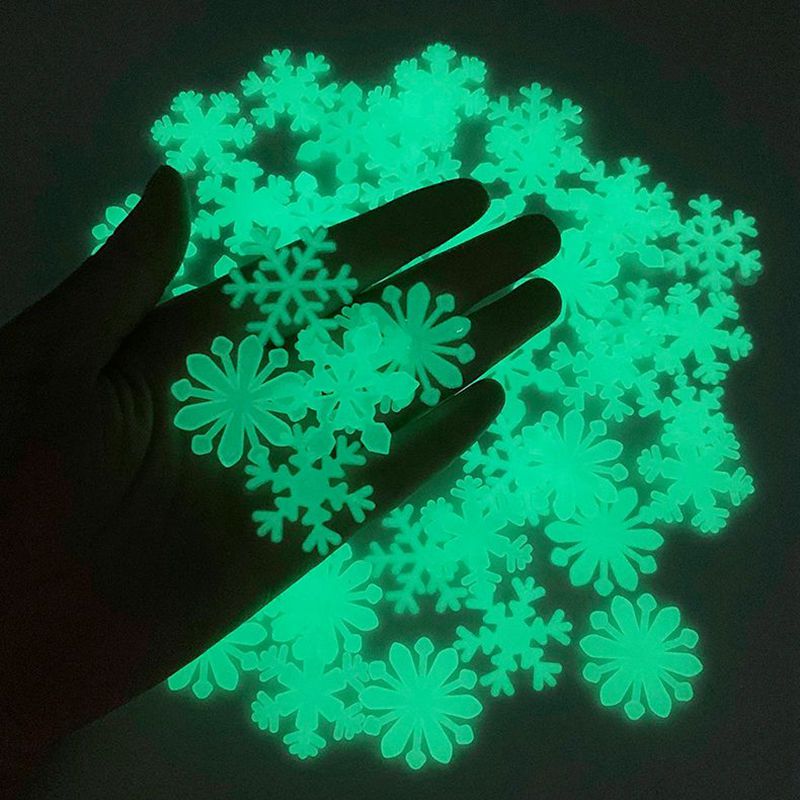 Home Decor Luminous Snowflake Wall Stickers Glow In The Dark Decal for Kids Baby Rooms Bedroom Home Decoration