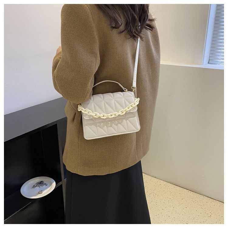 New Arrival Casetek fashion big discount Simple and retro small square handbag with chain, single shoulder crossbody bag with diamond pattern