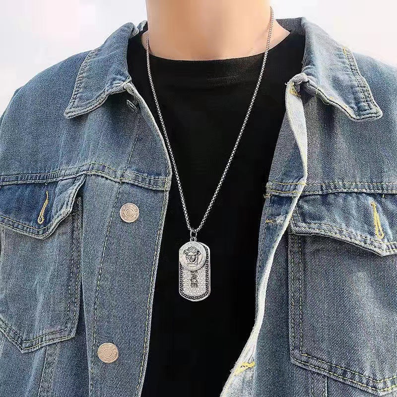 Cross-border jewelry, European and American brands, the same titanium steel necklace, men's hip hop fashion brand Medusa head portrait, zinc alloy pendant