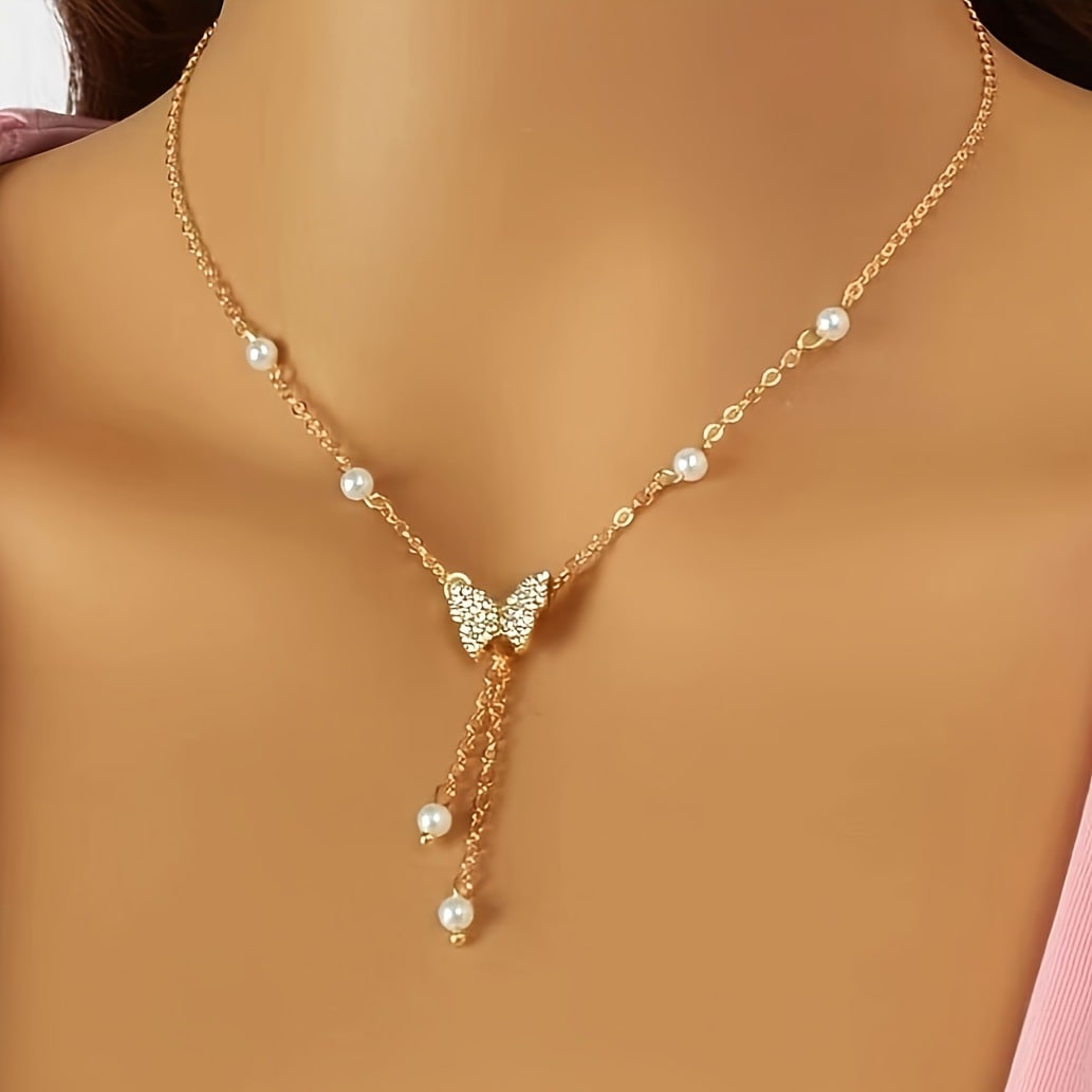 New trendy pearl necklace for women, niche cold style necklace, high-end light luxury zircon butterfly clavicle necklace