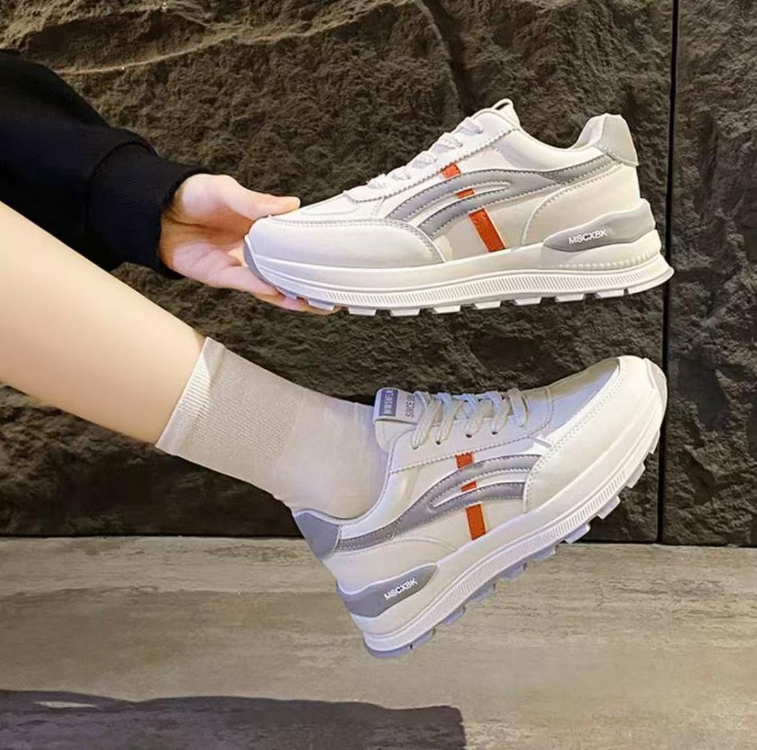 Brand new fashionable Women Girls Sneakers for casual wear running light hiking shoes breathable easy to clean fashionable Girl shoes