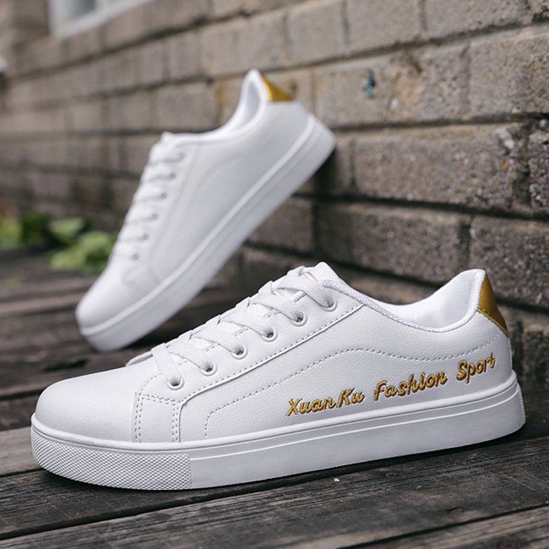 Men's casual PU artificial leather shoes Boys white sports shoes fashion running shoes driving shoes students single shoes athletic skateboarding shoes sneakers white + gold