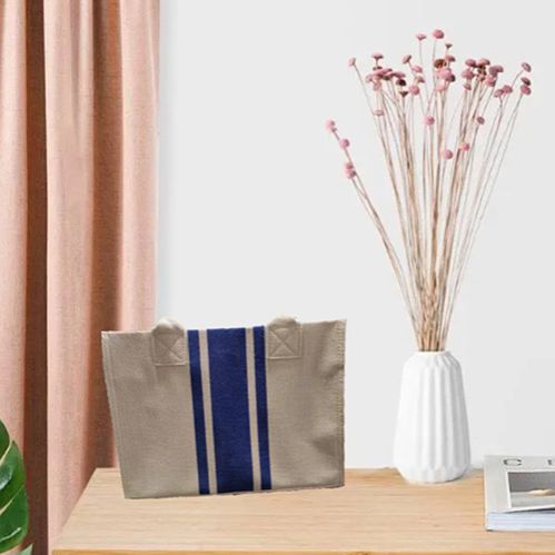 A large capacity tote bag made of high-quality PU leather Fashion handbag for women in spring and summer 2025, retro diamond grid woven large capacity tote bag, versatile shoulder bag