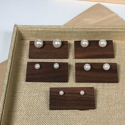 Pearl Retro Women's Earrings Korean Edition Simple Design High End Earrings and Accessories