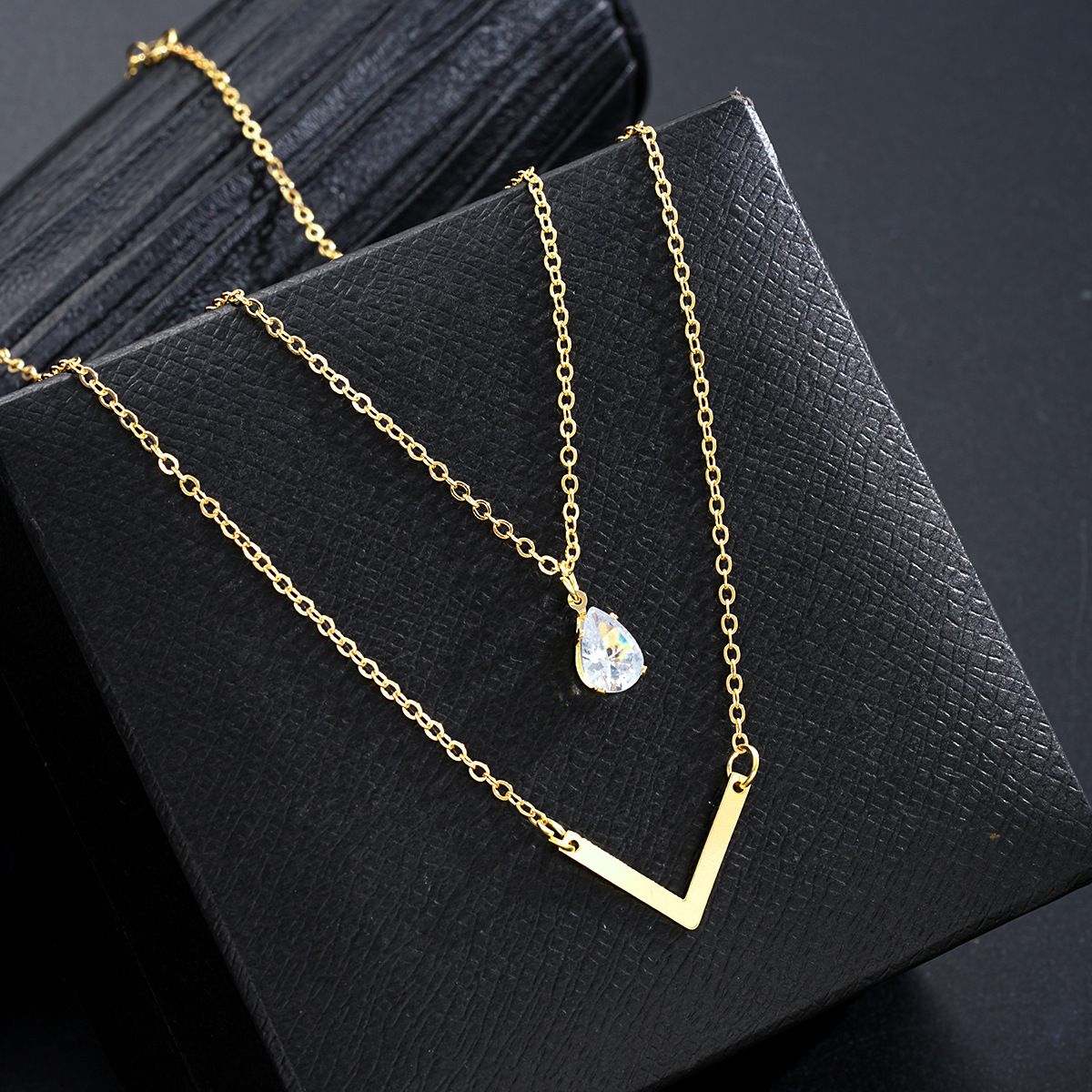New V-Shaped Water Drop Zircon Necklace 2-Piece Set Creative Simple Geometric Niche Necklace Set Women