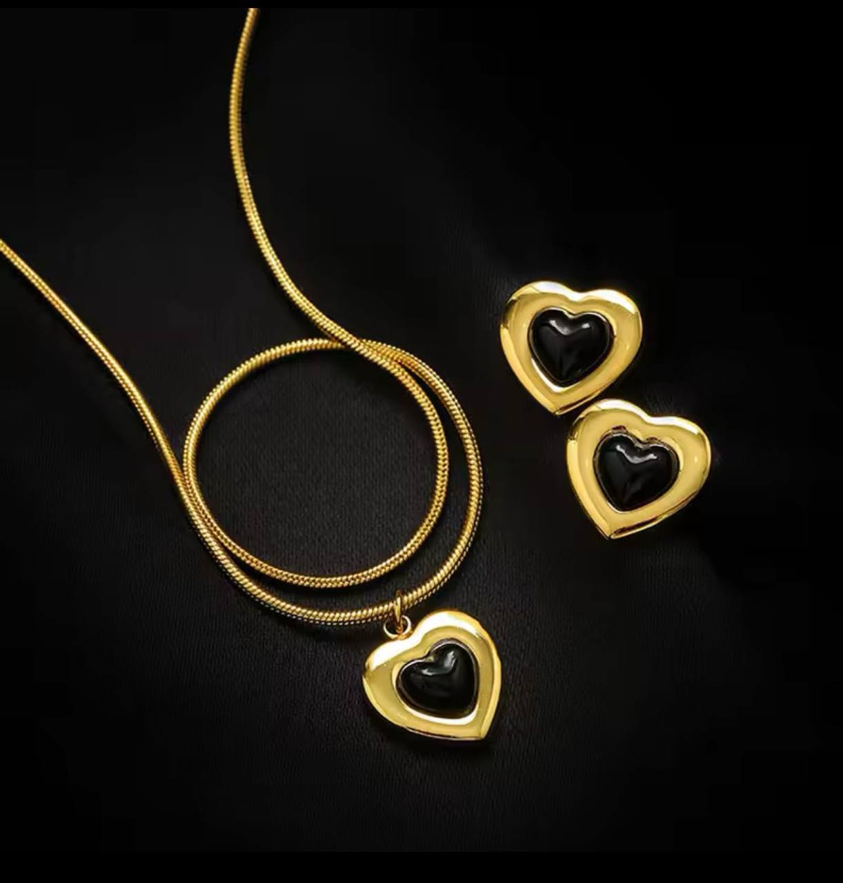 MATCHING JEWELLERY SET NECKLACE EARRINGS ⃣HYPOALLERGENIC ⃣STAINLESS STEEL ⃣NON FADE JEWELLERY BOX & ENQUIRIES