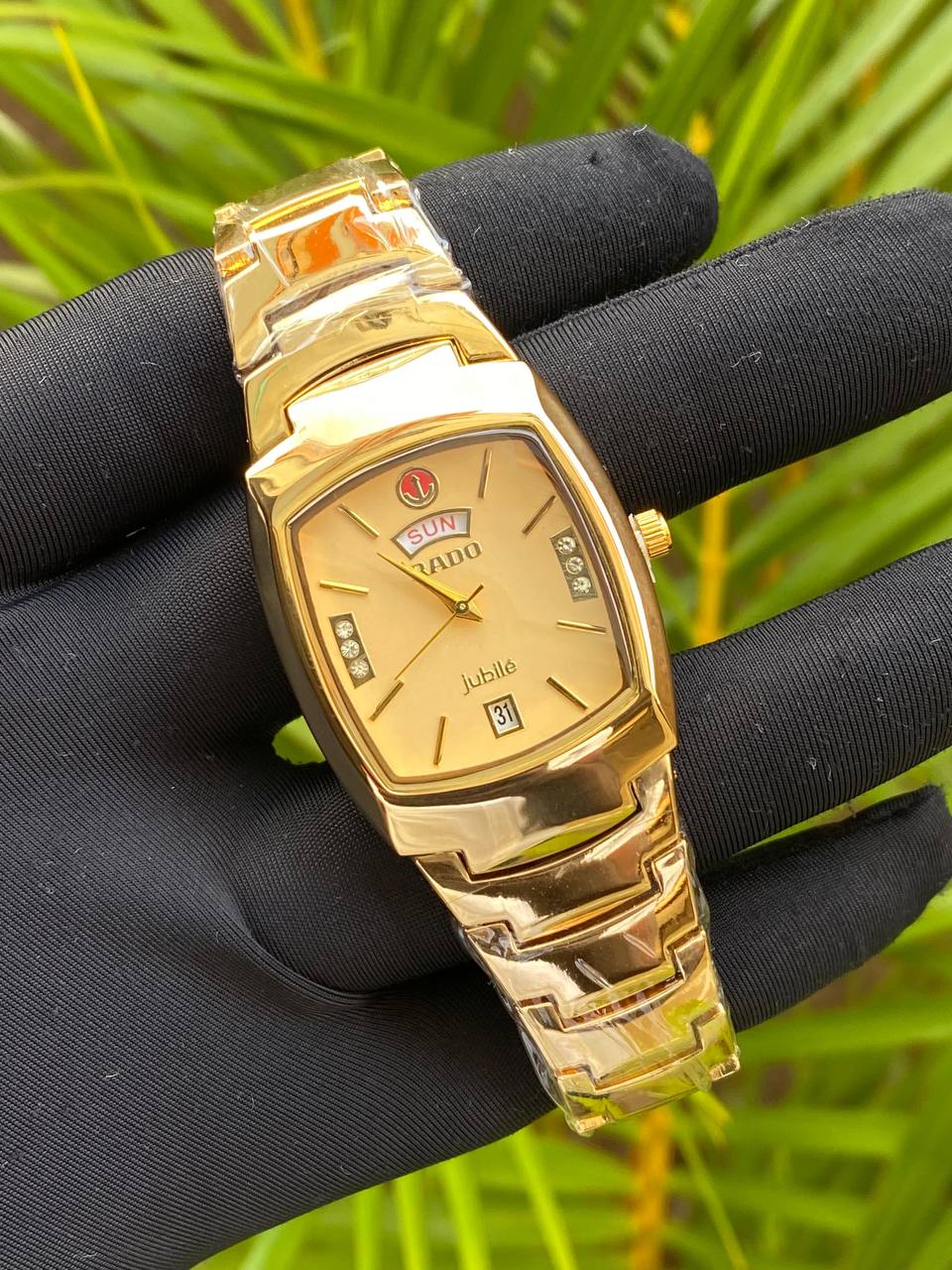 RADO GENTS WATCH DAY&DATE DISPLAY STAINLESS STEEL BATTERY POWERED WATER RESISTANT ENGRAVING SERVICES PER WORD,300 LOGO ENQUIRIES