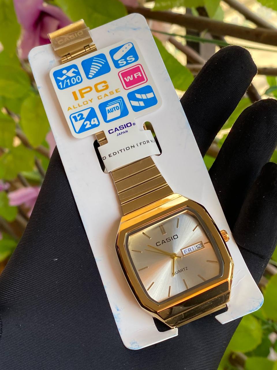 CASIO DAY & DATE UNISEX DAY & DATE DISPLAY WATER RESISTANT BATTERY POWERED CASIO BRANDED BOX RED