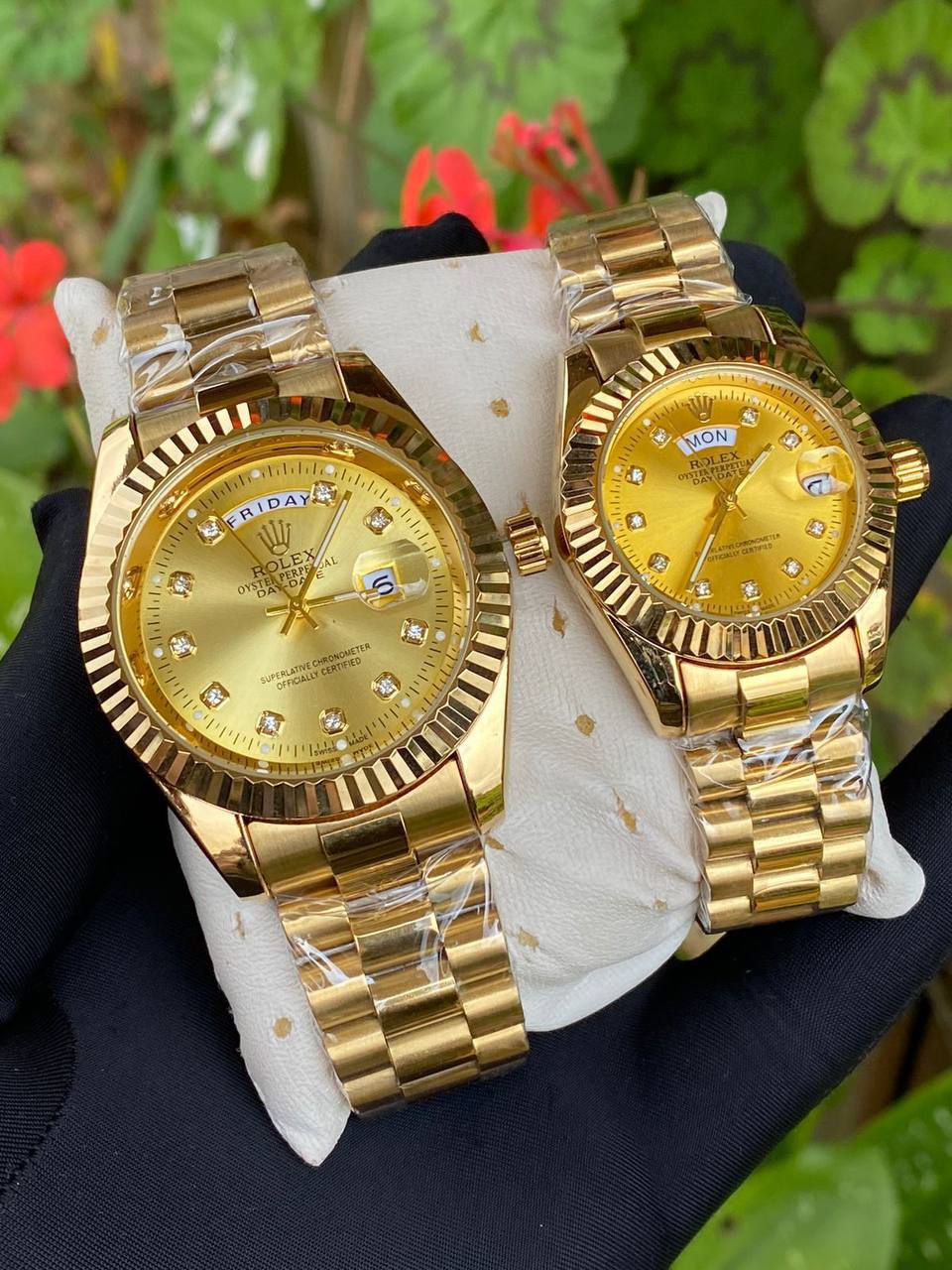 ROLEX COUPLE WATCHES SINGLE PIECE DAY AND DATE DISPLAY WATER RESISTANT BATTERY POWERED ENGRAVING SERVICES ENQUIRIES