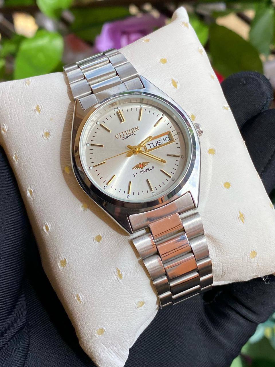 CITIZEN WATCH DAY & DATE DISPLAY STAINLESS STEEL FINISH WATER RESISTANT LUMINOUS DIAL ENGRAVING SERVICES