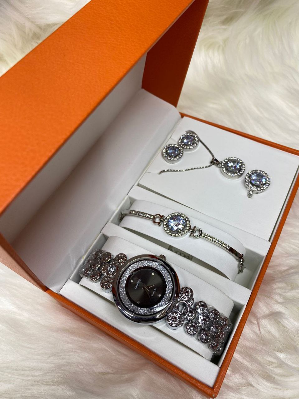SILVER A SET OF WATCH BRACELET NECKLACE EARRINGS RING