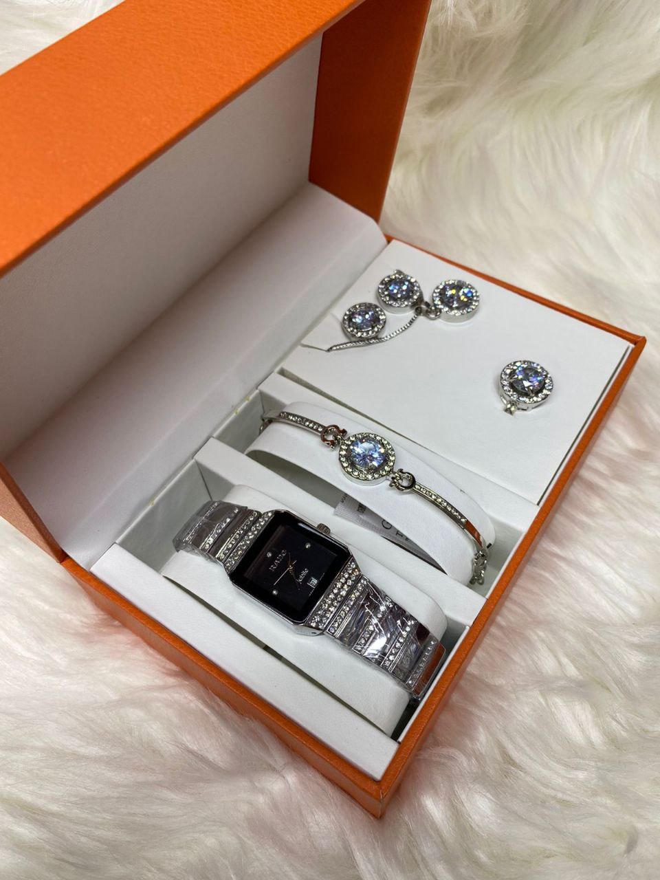 SILVER A SET OF WATCH BRACELET NECKLACE EARRINGS RING