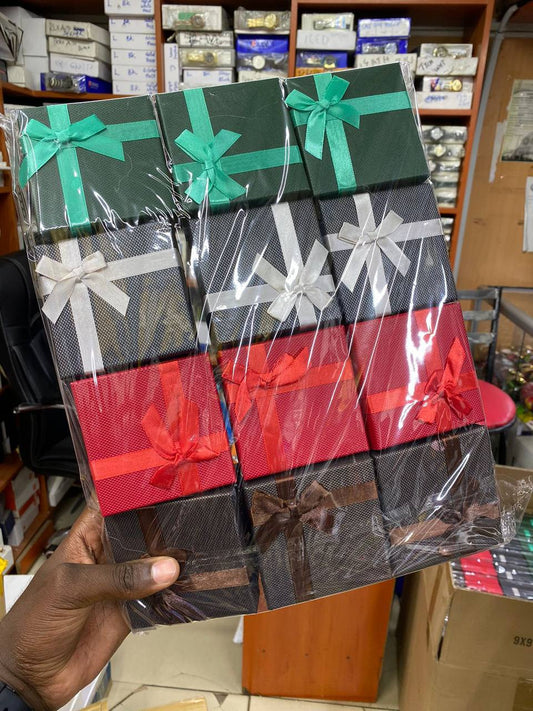 GIFT BOXES A DOZEN