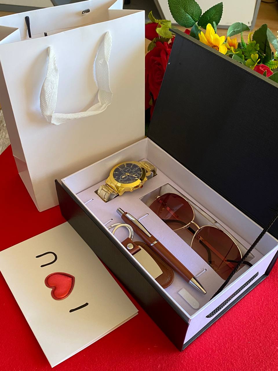 MEN VALENTINES SALE � WATCH SUNGLASSES KEYHOLDER PEN GIFT CARD GIFT BAG ENGRAVING SERVICES AND ENQUIRIES