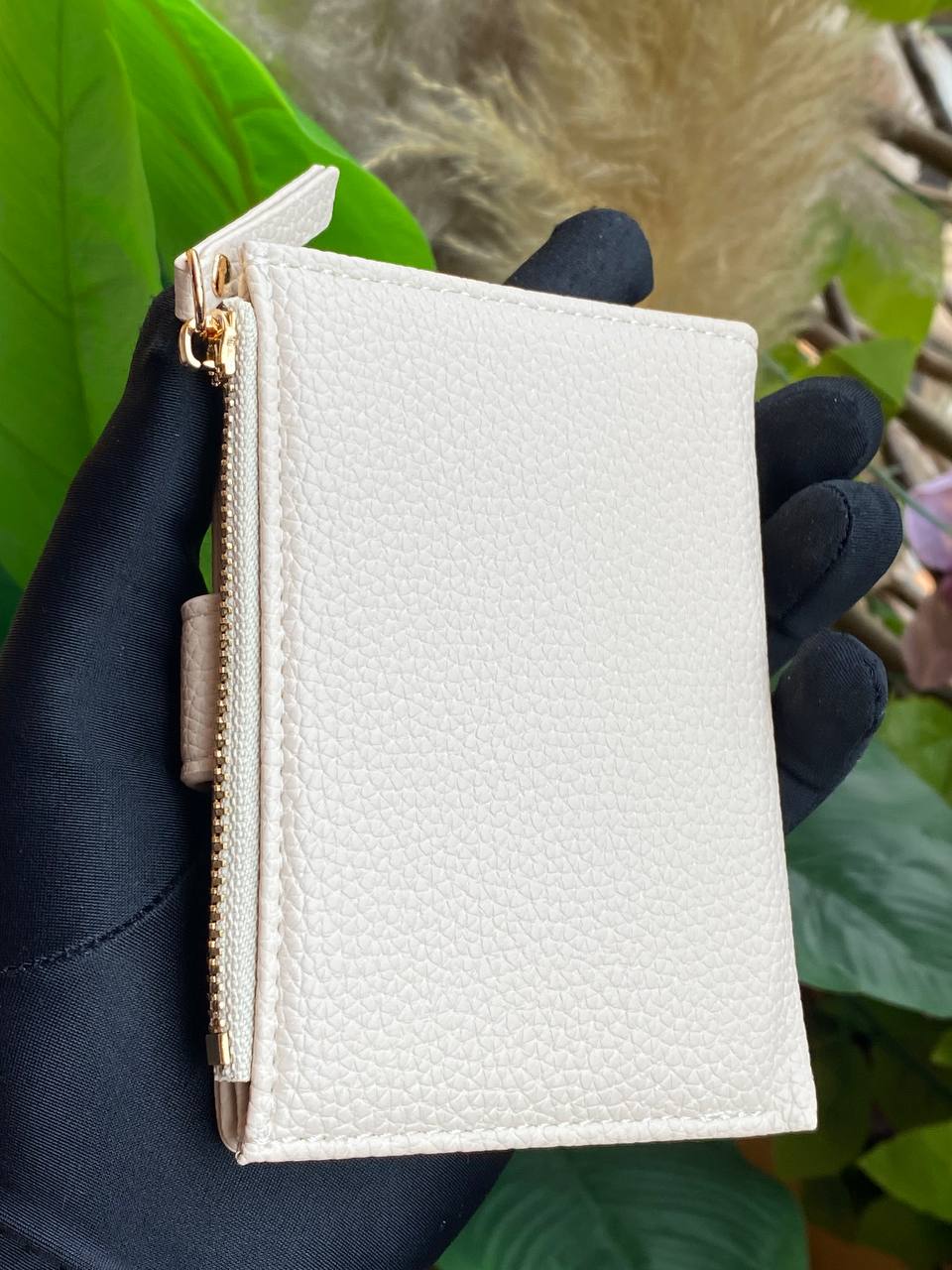 LADIES PURSES/WALLET GOOD QUALITY WITH ZIP ENQUIRIES