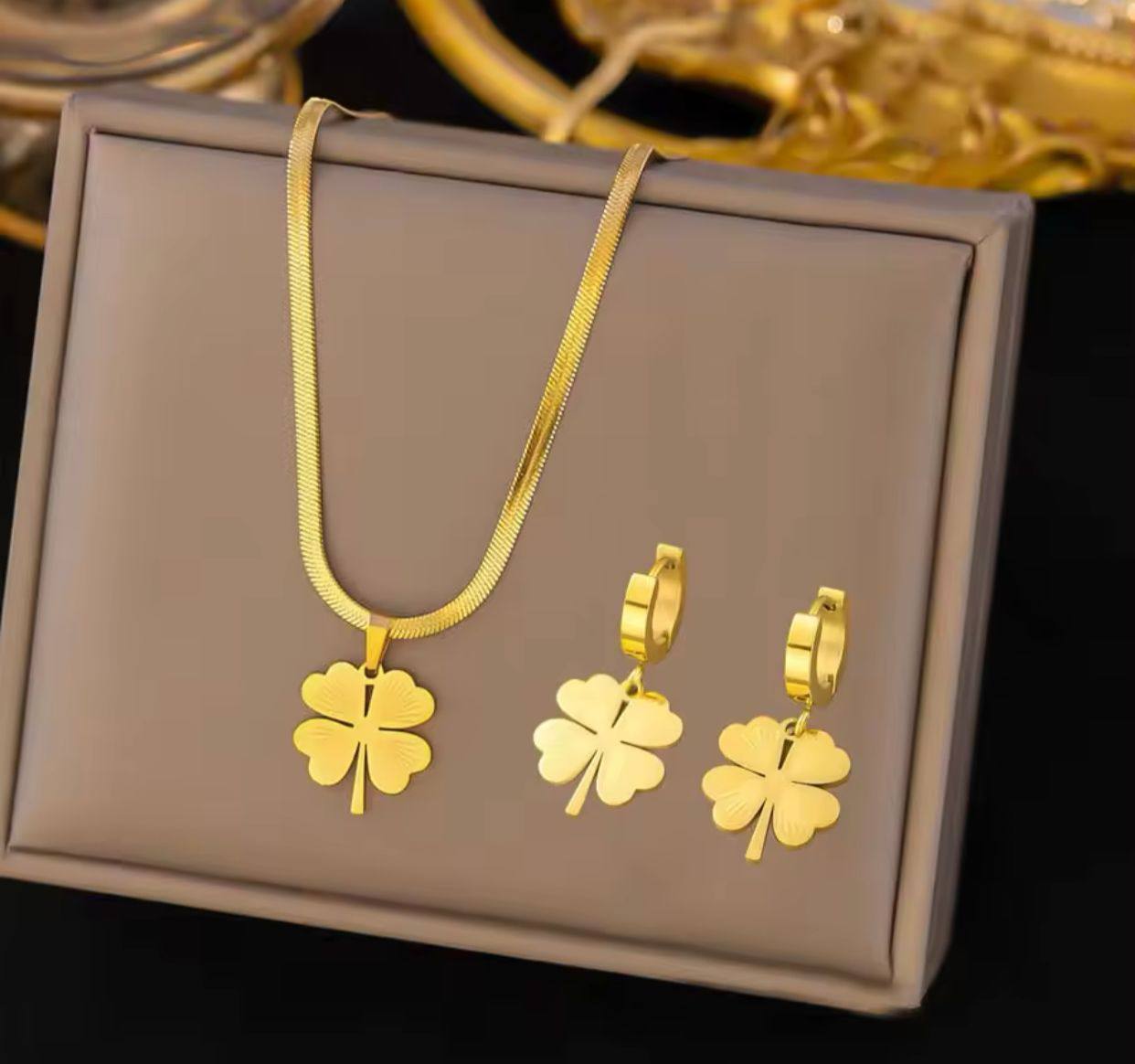 MATCHING JEWELLERY SET NECKLACE EARRINGS ⃣HYPOALLERGENIC ⃣STAINLESS STEEL ⃣NON FADE JEWELLERY BOX ENQUIRIES