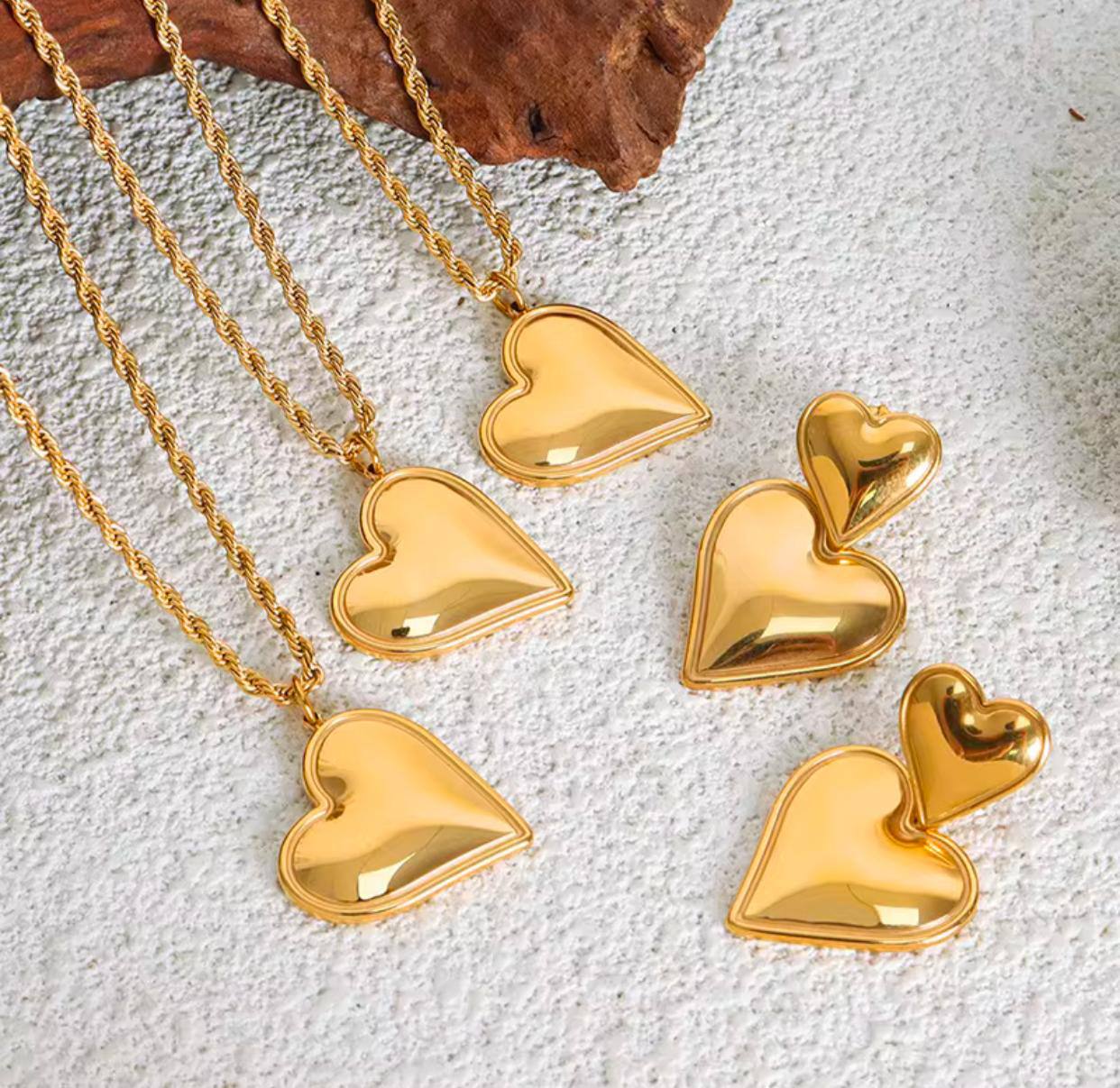 MATCHING JEWELLERY SET NECKLACE EARRINGS ⃣HYPOALLERGENIC ⃣STAINLESS STEEL ⃣NON FADE JEWELLERY BOX ENQUIRIES