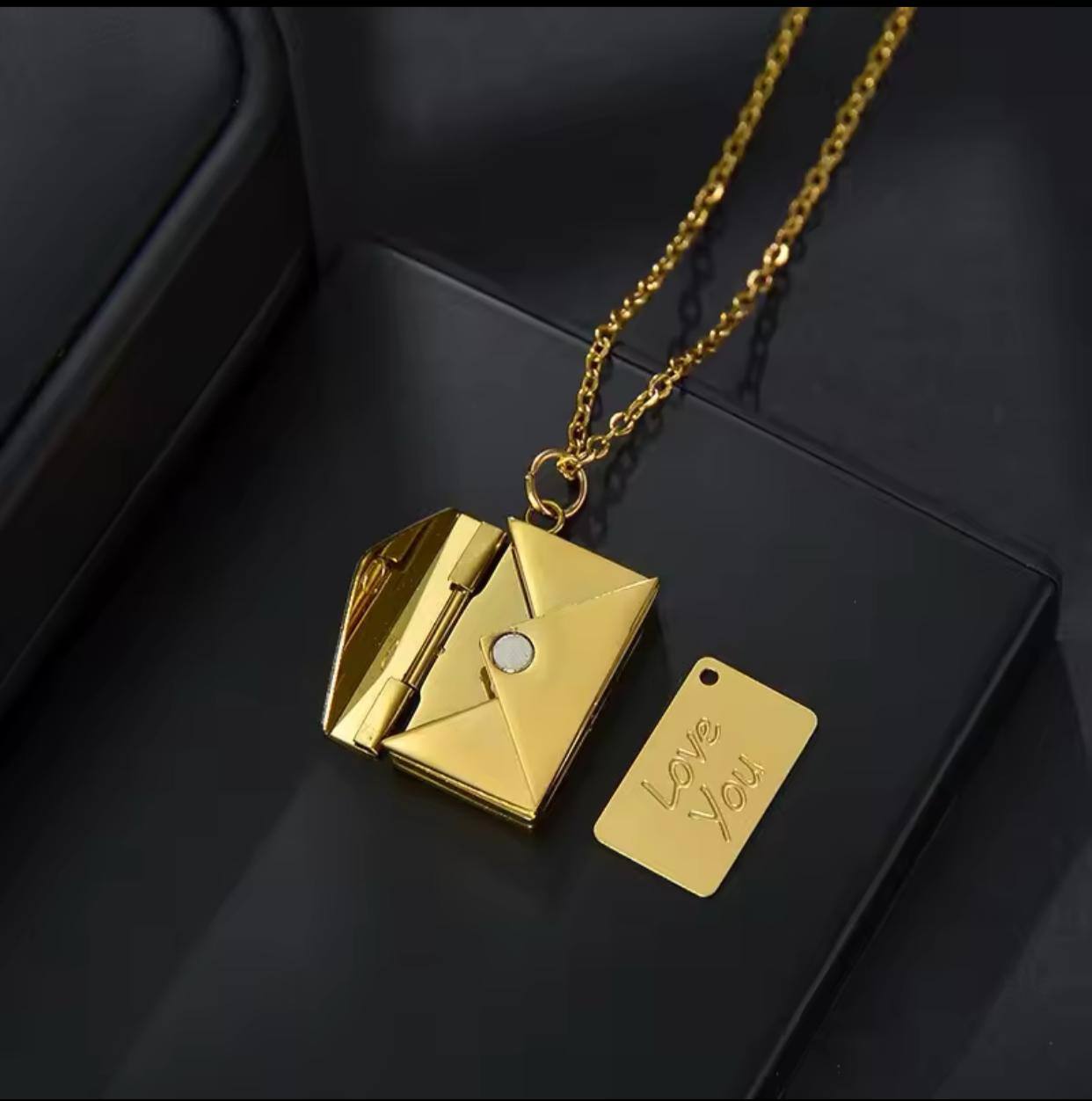 OPK COUPLE WATCH #6022 /= /= A PAIR DATE & DAY DISPLAY STAINLESS STEEL BATTERY POWERED WATER RESISTANT ENGRAVING SERVICES ENQUIRIES