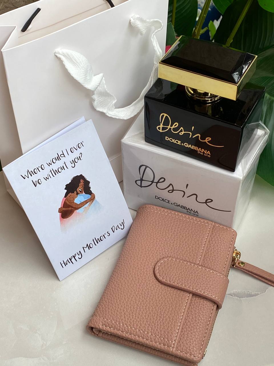 MOTHERS DAY GIFT PACK 🧧PERFUME TESTER 🧧WALLET/PURSE 🧧GIFT CARD GIFT BAG WE OFFER ENGRAVING SERVICES (A MESSAGE MUM ON ITEMS) ENQUIRIES