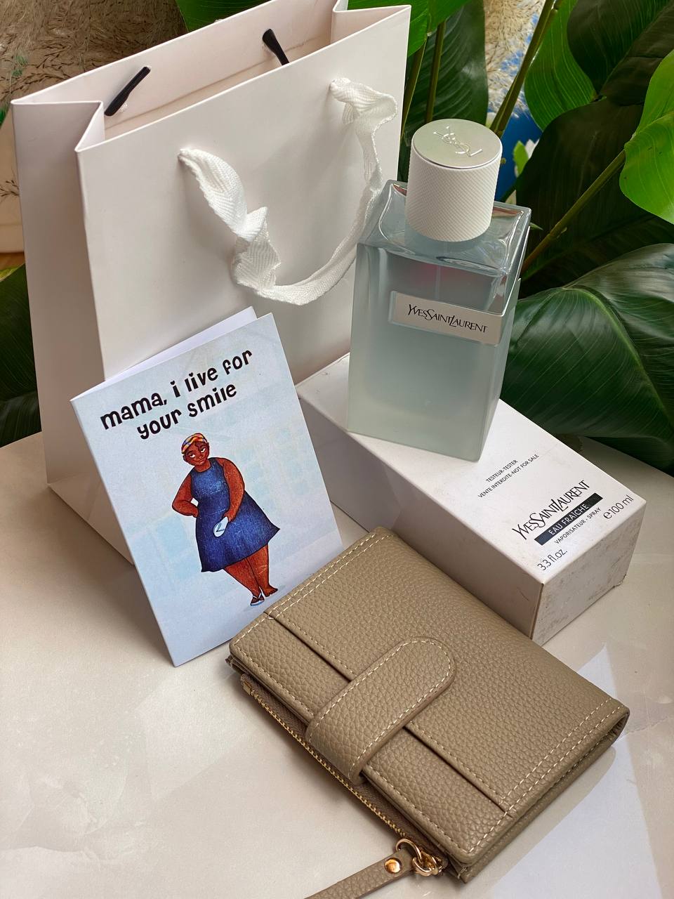 MOTHERS DAY GIFT PACK 🧧PERFUME TESTER 🧧WALLET/PURSE 🧧GIFT CARD GIFT BAG WE OFFER ENGRAVING SERVICES (A MESSAGE MUM ON ITEMS) ENQUIRIES
