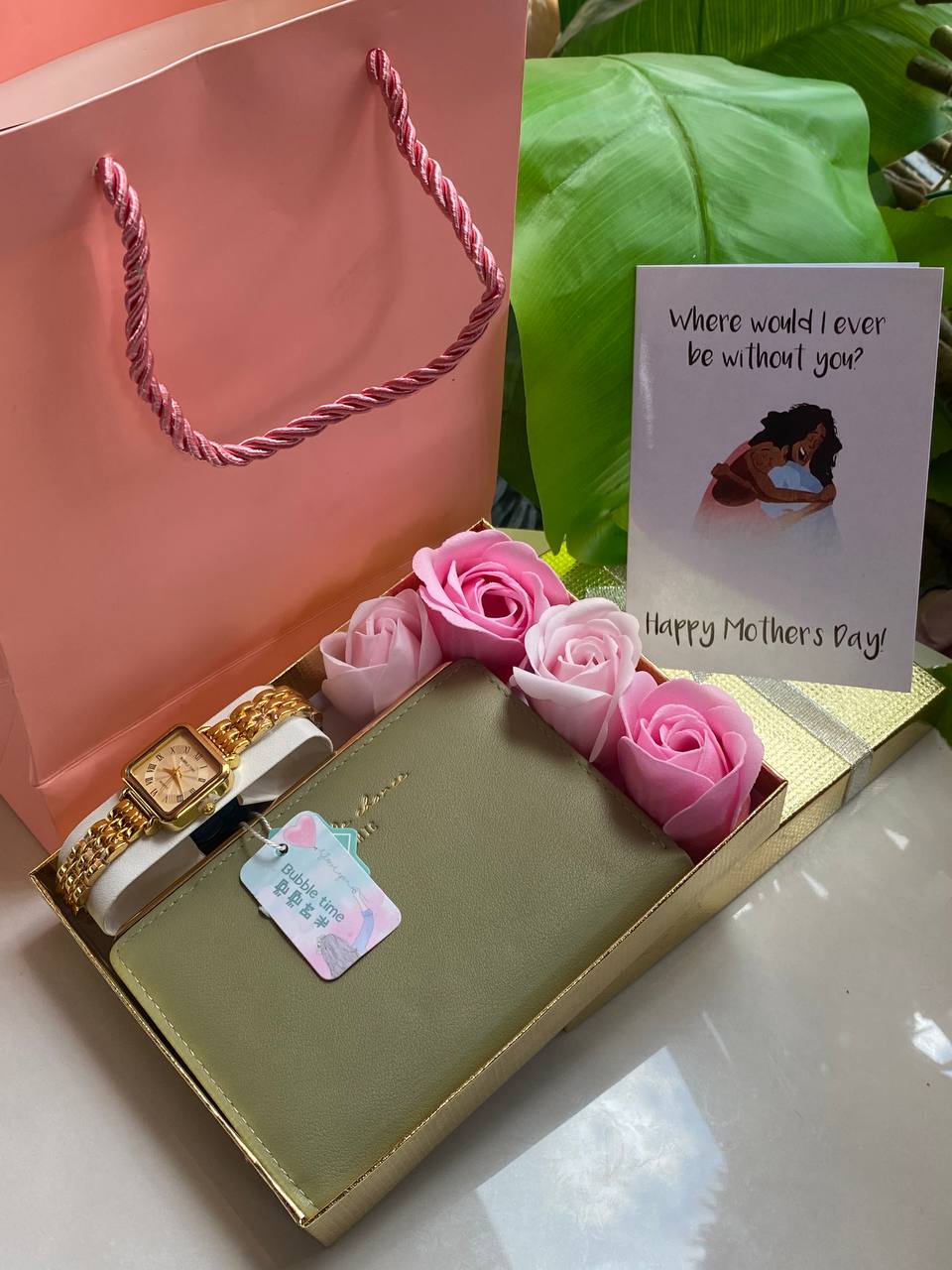 MOTHERS DAY GIFT PACK 🧧WATCH 🧧WALLET 🧧GIFT CARD 🧧BOX & ROSE PETALS GIFT BAG WE OFFER ENGRAVING SERVICES (A MESSAGE MUM ON ITEMS) ENQUIRIES