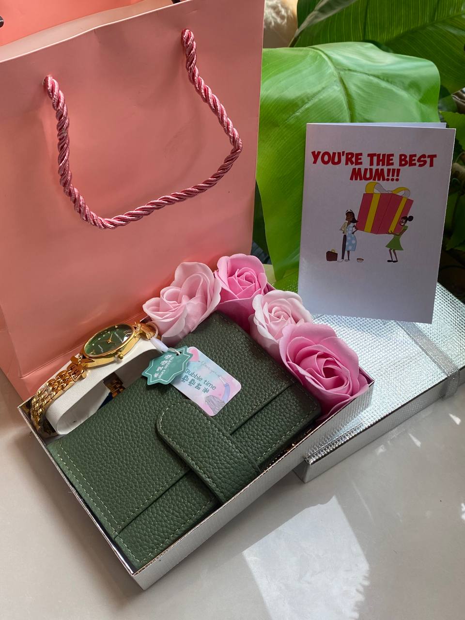 MOTHERS DAY GIFT PACK 🧧WATCH 🧧WALLET 🧧GIFT CARD 🧧BOX & ROSE PETALS GIFT BAG WE OFFER ENGRAVING SERVICES (A MESSAGE MUM ON ITEMS) ENQUIRIES