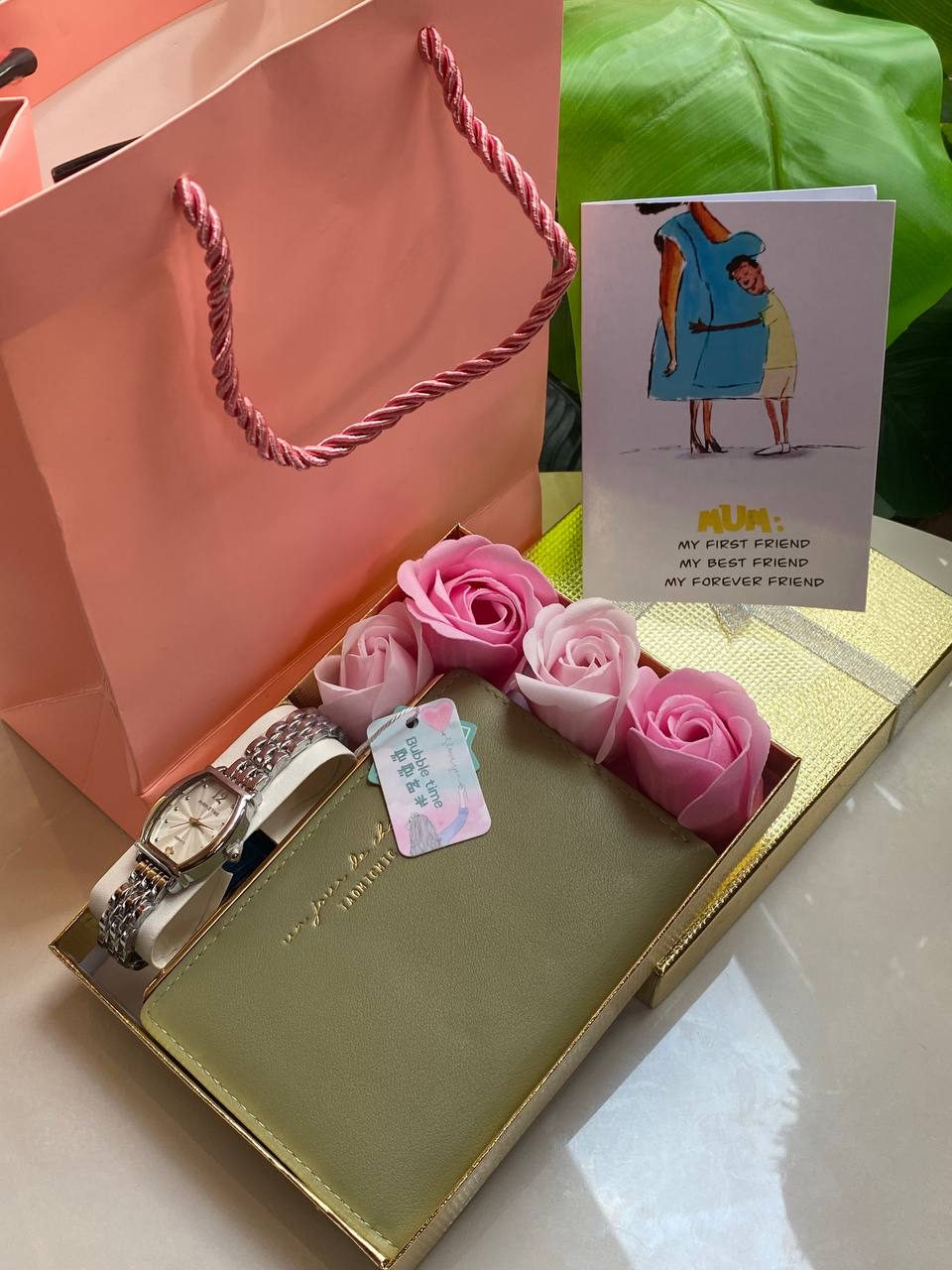 MOTHERS DAY GIFT PACK 🧧WATCH 🧧WALLET 🧧GIFT CARD 🧧BOX & ROSE PETALS GIFT BAG WE OFFER ENGRAVING SERVICES (A MESSAGE MUM ON ITEMS) ENQUIRIES
