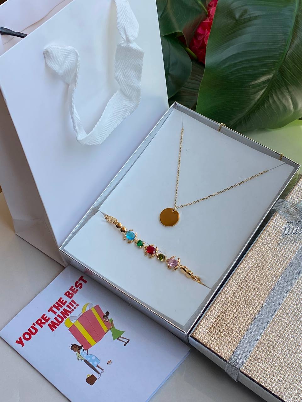 MOTHERS DAY GIFT PACK 🧧ENGRAVABLE NECKLACE 🧧BRACELET 🧧GIFT CARD 🧧BOX GIFT BAG WE OFFER ENGRAVING SERVICES (A MESSAGE MUM ON ITEMS) ENQUIRIES