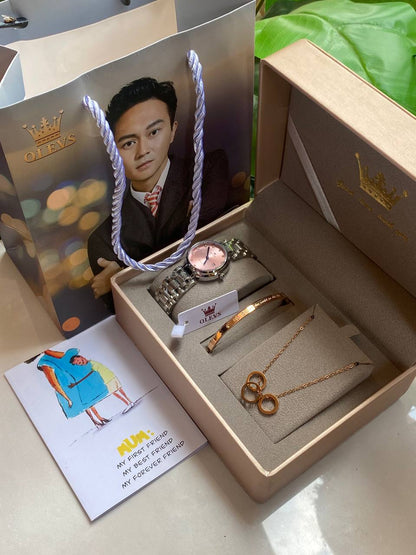 MOTHERS DAY GIFT PACK‍🦳 SMART WATCH X BAG X CARD 7 INTERCHANGEABLE STRAPS CARD,BOX AND BAG ENGRAVING SERVICES FROM AND ENQUIRIES