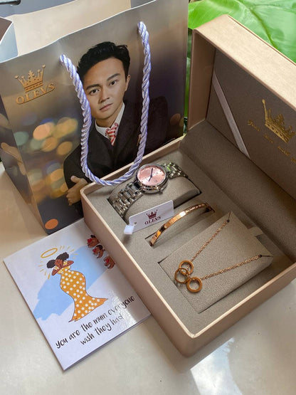 MOTHERS DAY GIFT PACK‍🦳 SMART WATCH X BAG X CARD 7 INTERCHANGEABLE STRAPS CARD,BOX AND BAG ENGRAVING SERVICES FROM AND ENQUIRIES