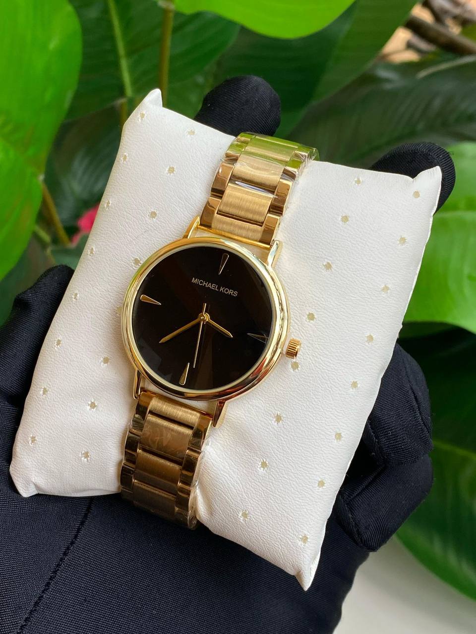 MICHAEL KORS LADIES WATCH STAINLESS STEEL BATTERY POWERED WATER RESISTANT ENGRAVING SERVICES ENQUIRIES