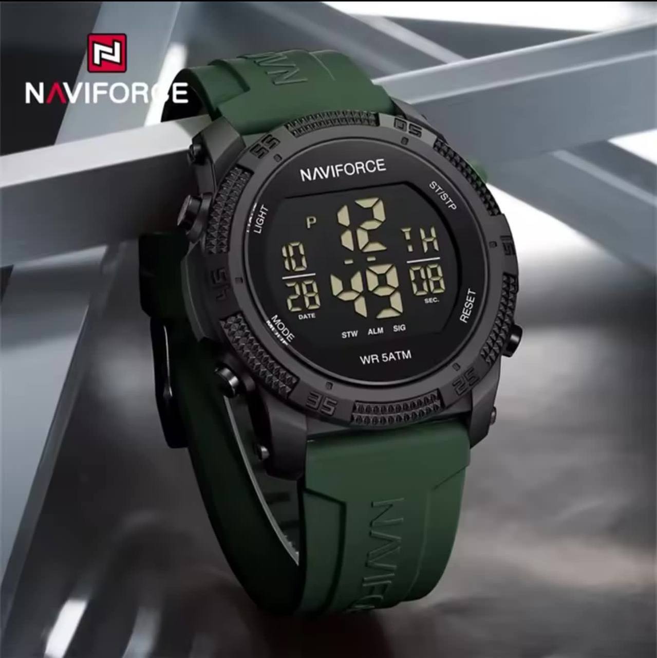 NAVIFORCE NF7104 4 COLOURS UNISEX LCD DIGITAL WATER RESISTANT:3ATM SILICON STRAP ACRYLIC FASHION SPORT WATCH ENGRAVING FROM & ENQUIRIES