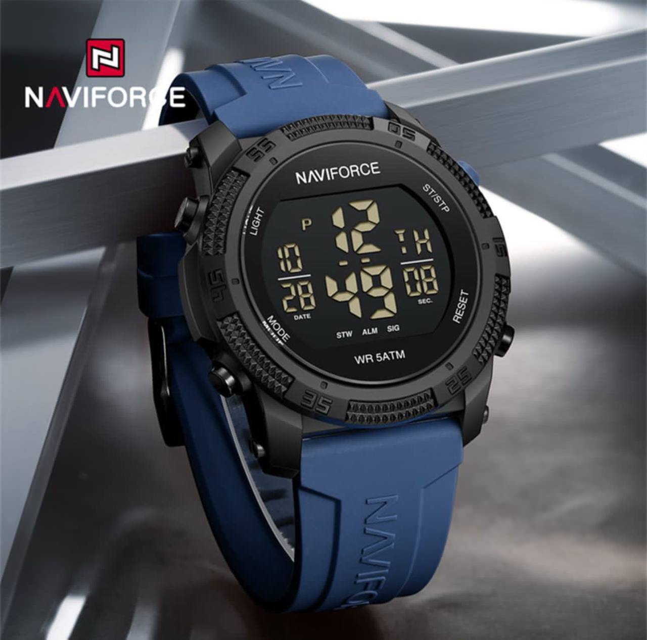 NAVIFORCE NF7104 4 COLOURS UNISEX LCD DIGITAL WATER RESISTANT:3ATM SILICON STRAP ACRYLIC FASHION SPORT WATCH ENGRAVING FROM & ENQUIRIES