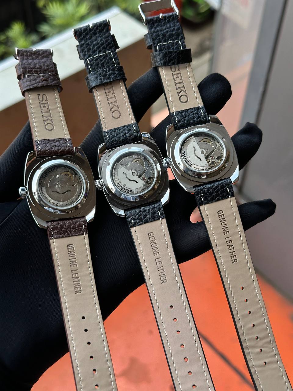 SEIKO LEATHER AUTOMATIC WATCH DATE AND DAY DISPLAY FULL AUTOMATIC LEATHER STRAP WATER RESISTANT ENGRAVING SERVICES