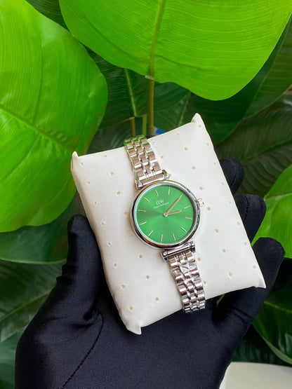 DANIEL WELLINGTON (DW) LADIES WATCH STAINLESS STEEL BATTERY POWERED WATER RESISTANT ENGRAVING SERVICES ENQUIRIES