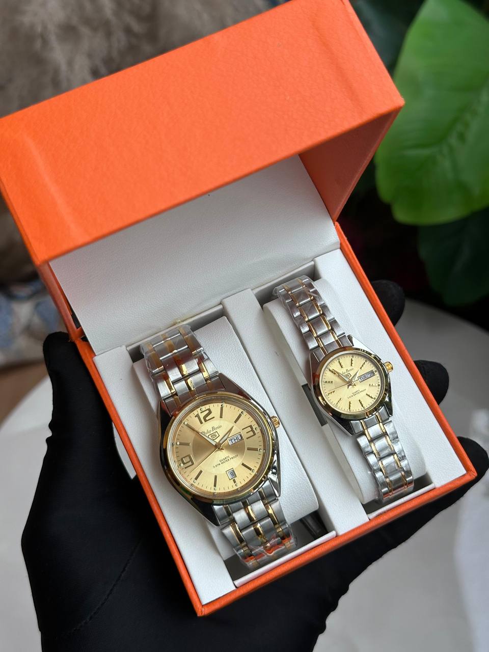PHILIP PERSIO WATCH COUPLE PAIR DAY&DATE DISPLAY WATERPROOF BATTERY POWERED STRONG LUMINOUS DISPLAY TWO-TONE SILVER COUPLE BOX