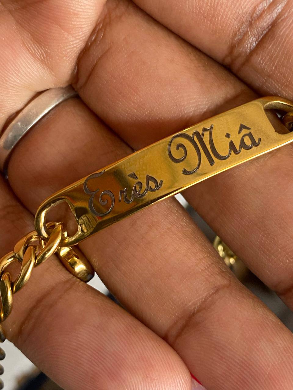 ENGRAVING SERVICES FROM LOGOS FROM PERSONALIZE GIFTS CUSTOM SPECIAL MESSAGES EXQUISITE DETAILS LASTING IMPRESSION ENQUIRIES